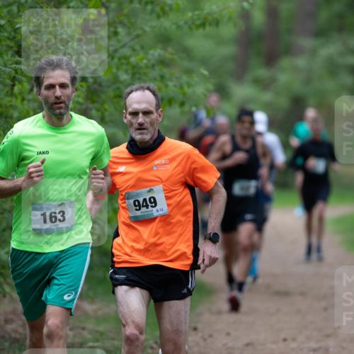 04.05.2025 - 8. Wedeler Halbmarathon Michael Strokosch http://msf.ph/oto/7815900 04.05.2025 10:35:11 Laufen 163, 949, 13 meine-sportfotos.de