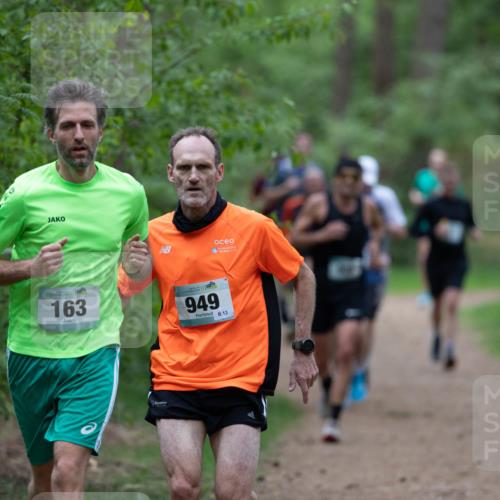 04.05.2025 - 8. Wedeler Halbmarathon Michael Strokosch http://msf.ph/oto/7815902 04.05.2025 10:35:11 Laufen 163, 949, 13 meine-sportfotos.de