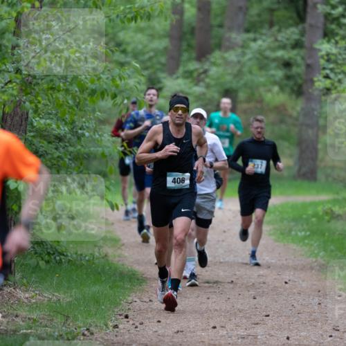 04.05.2025 - 8. Wedeler Halbmarathon Michael Strokosch http://msf.ph/oto/7815904 04.05.2025 10:35:13 Laufen 545, 406, 2237 meine-sportfotos.de