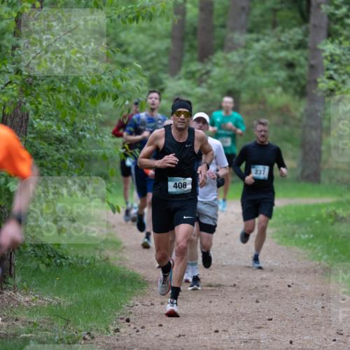 04.05.2025 - 8. Wedeler Halbmarathon Michael Strokosch http://msf.ph/oto/7815905 04.05.2025 10:35:13 Laufen 545, 406, 237 meine-sportfotos.de
