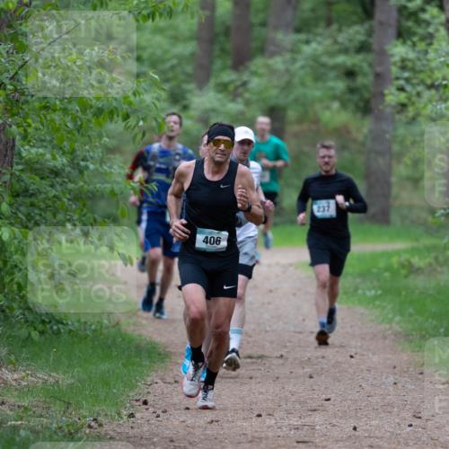 04.05.2025 - 8. Wedeler Halbmarathon Michael Strokosch http://msf.ph/oto/7815916 04.05.2025 10:35:14 Laufen 406, 237, 2 meine-sportfotos.de