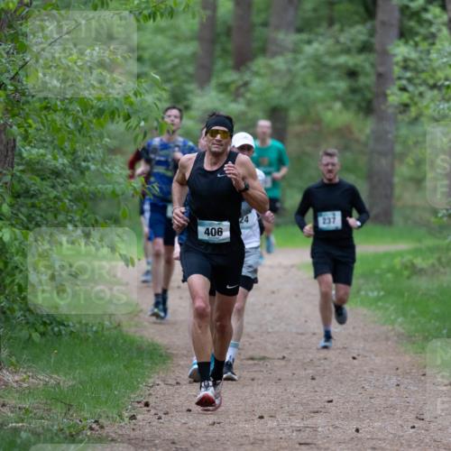 04.05.2025 - 8. Wedeler Halbmarathon Michael Strokosch http://msf.ph/oto/7815918 04.05.2025 10:35:14 Laufen 406, 24, 237 meine-sportfotos.de