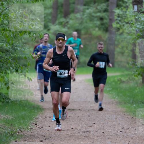 04.05.2025 - 8. Wedeler Halbmarathon Michael Strokosch http://msf.ph/oto/7815927 04.05.2025 10:35:15 Laufen 406 meine-sportfotos.de