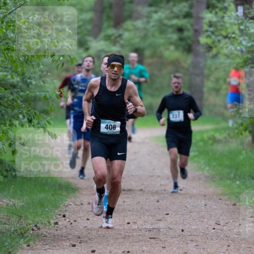 04.05.2025 - 8. Wedeler Halbmarathon Michael Strokosch http://msf.ph/oto/7815935 04.05.2025 10:35:15 Laufen 406, 237 meine-sportfotos.de
