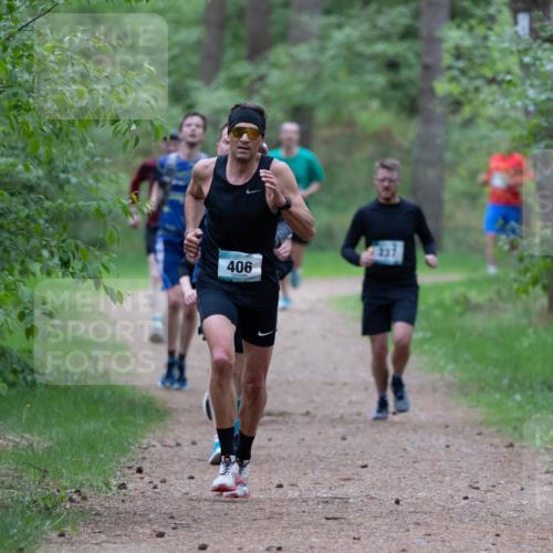 04.05.2025 - 8. Wedeler Halbmarathon Michael Strokosch http://msf.ph/oto/7815937 04.05.2025 10:35:15 Laufen 406 meine-sportfotos.de