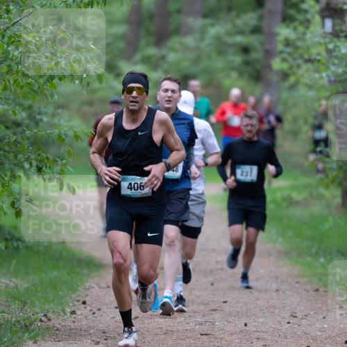 04.05.2025 - 8. Wedeler Halbmarathon Michael Strokosch http://msf.ph/oto/7815962 04.05.2025 10:35:17 Laufen 406, 237 meine-sportfotos.de