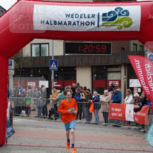 04.05.2025 - 8. Wedeler Halbmarathon Felixshl http://msf.ph/oto/7815975 04.05.2025 11:20:57 Ziel 187, 481, 788 meine-sportfotos.de