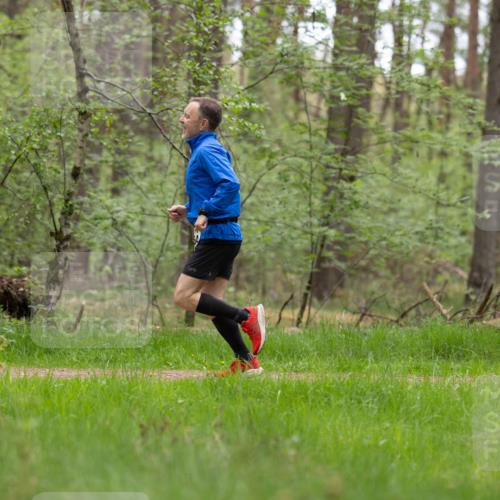 04.05.2025 - 8. Wedeler Halbmarathon Michael Strokosch http://msf.ph/oto/7815987 04.05.2025 10:37:09 Laufen  meine-sportfotos.de