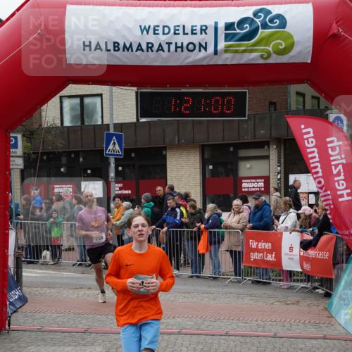 04.05.2025 - 8. Wedeler Halbmarathon Felixshl http://msf.ph/oto/7816003 04.05.2025 11:20:58 Ziel 187, 481, 788 meine-sportfotos.de
