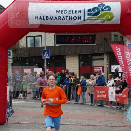 04.05.2025 - 8. Wedeler Halbmarathon Felixshl http://msf.ph/oto/7816007 04.05.2025 11:20:58 Ziel 187, 481, 788 meine-sportfotos.de