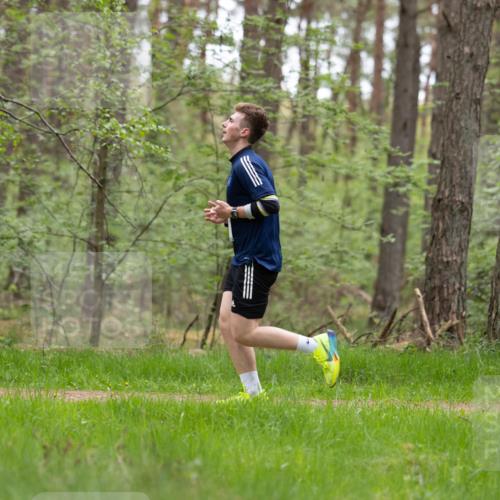 04.05.2025 - 8. Wedeler Halbmarathon Michael Strokosch http://msf.ph/oto/7816010 04.05.2025 10:37:23 Laufen  meine-sportfotos.de