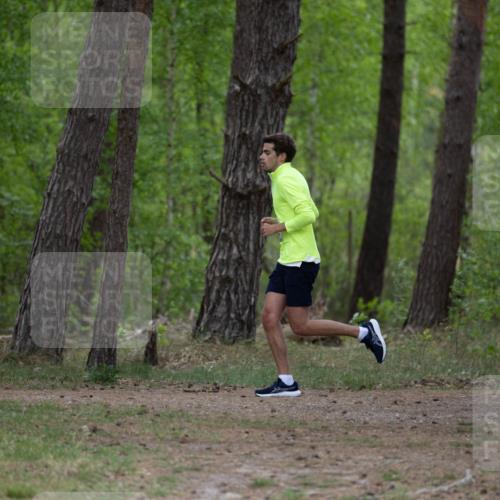 04.05.2025 - 8. Wedeler Halbmarathon Michael Strokosch http://msf.ph/oto/7816062 04.05.2025 10:41:01 Laufen  meine-sportfotos.de