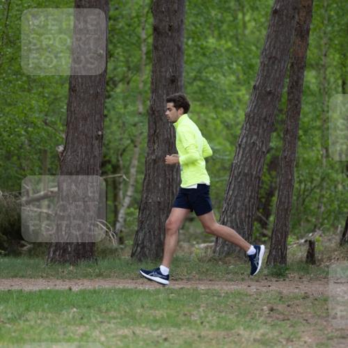 04.05.2025 - 8. Wedeler Halbmarathon Michael Strokosch http://msf.ph/oto/7816064 04.05.2025 10:41:01 Laufen  meine-sportfotos.de