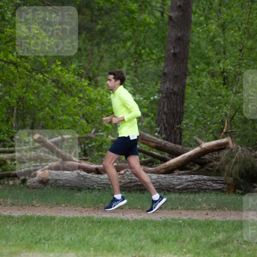 04.05.2025 - 8. Wedeler Halbmarathon Michael Strokosch http://msf.ph/oto/7816069 04.05.2025 10:41:02 Laufen  meine-sportfotos.de