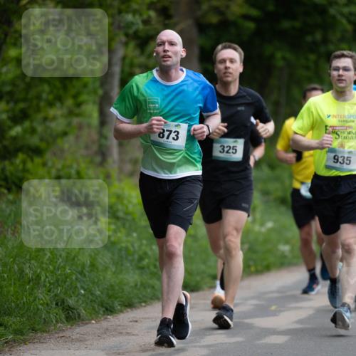 04.05.2025 - 8. Wedeler Halbmarathon Michael Strokosch http://msf.ph/oto/7816109 04.05.2025 10:46:29 Laufen 873, 325, 935 meine-sportfotos.de