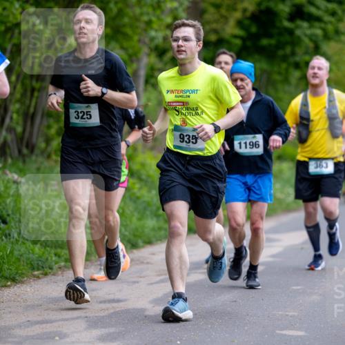 04.05.2025 - 8. Wedeler Halbmarathon Michael Strokosch http://msf.ph/oto/7816110 04.05.2025 10:46:31 Laufen 873, 325, 935, 1196, 363 meine-sportfotos.de