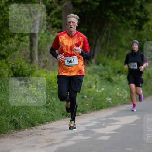04.05.2025 - 8. Wedeler Halbmarathon Michael Strokosch http://msf.ph/oto/7816116 04.05.2025 10:46:37 Laufen 561, 1150 meine-sportfotos.de