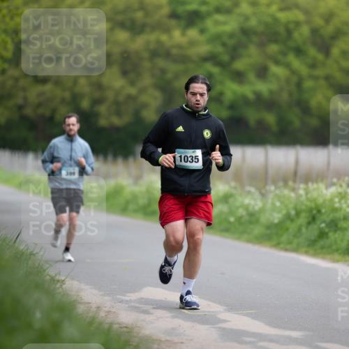 04.05.2025 - 8. Wedeler Halbmarathon Michael Strokosch http://msf.ph/oto/7816122 04.05.2025 10:46:50 Laufen 309, 1035 meine-sportfotos.de