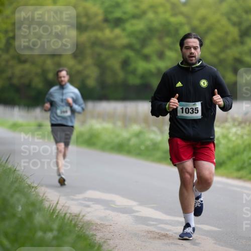 04.05.2025 - 8. Wedeler Halbmarathon Michael Strokosch http://msf.ph/oto/7816127 04.05.2025 10:46:51 Laufen 1035 meine-sportfotos.de