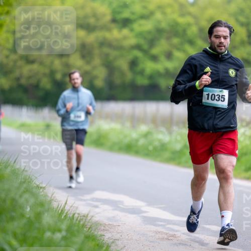 04.05.2025 - 8. Wedeler Halbmarathon Michael Strokosch http://msf.ph/oto/7816128 04.05.2025 10:46:51 Laufen 1035 meine-sportfotos.de