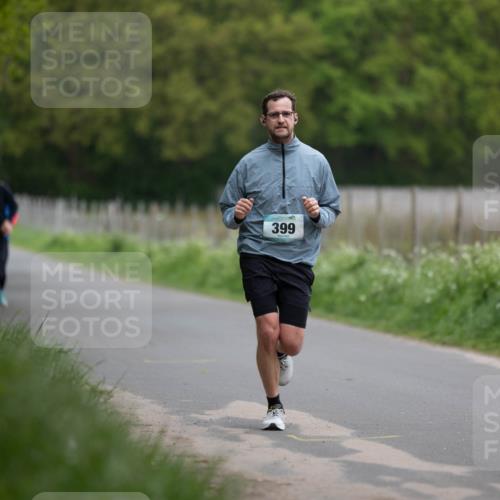 04.05.2025 - 8. Wedeler Halbmarathon Michael Strokosch http://msf.ph/oto/7816130 04.05.2025 10:46:53 Laufen 399 meine-sportfotos.de
