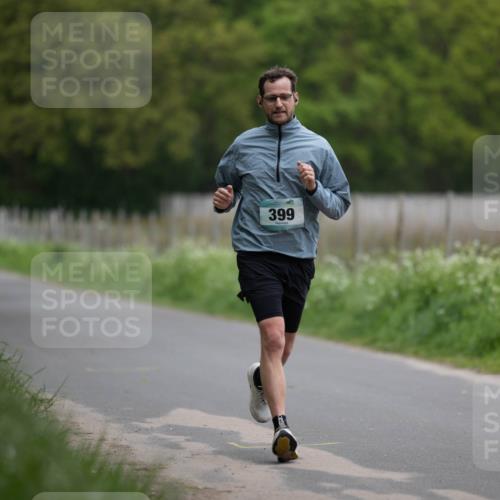 04.05.2025 - 8. Wedeler Halbmarathon Michael Strokosch http://msf.ph/oto/7816133 04.05.2025 10:46:53 Laufen 399 meine-sportfotos.de