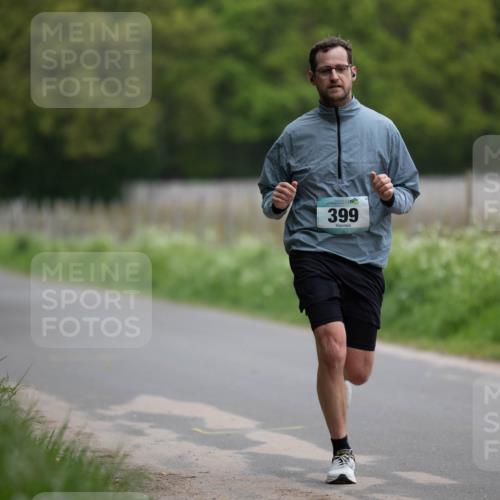 04.05.2025 - 8. Wedeler Halbmarathon Michael Strokosch http://msf.ph/oto/7816136 04.05.2025 10:46:54 Laufen 399 meine-sportfotos.de
