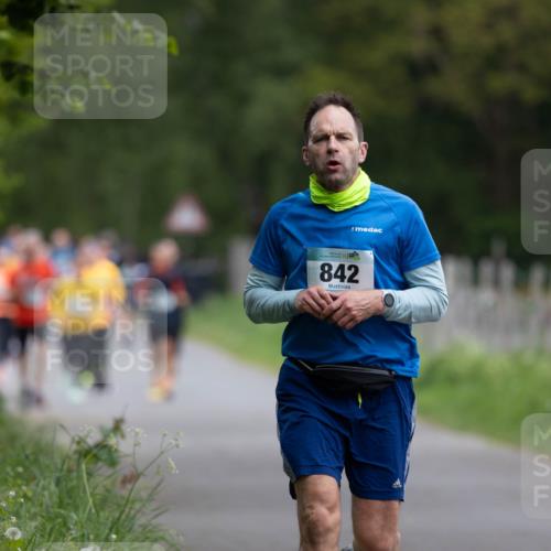 04.05.2025 - 8. Wedeler Halbmarathon Michael Strokosch http://msf.ph/oto/7816138 04.05.2025 10:48:22 Laufen 842 meine-sportfotos.de