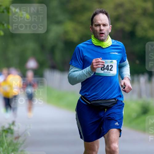 04.05.2025 - 8. Wedeler Halbmarathon Michael Strokosch http://msf.ph/oto/7816142 04.05.2025 10:48:24 Laufen 842 meine-sportfotos.de