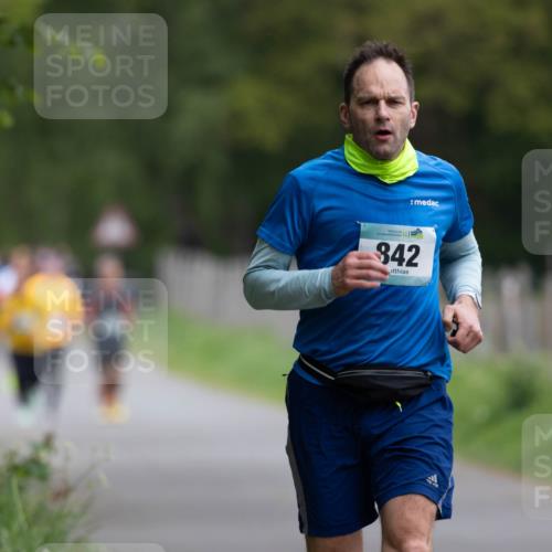 04.05.2025 - 8. Wedeler Halbmarathon Michael Strokosch http://msf.ph/oto/7816144 04.05.2025 10:48:24 Laufen 25, 842 meine-sportfotos.de