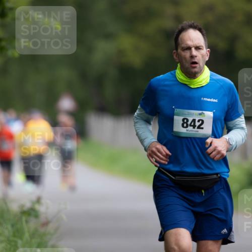 04.05.2025 - 8. Wedeler Halbmarathon Michael Strokosch http://msf.ph/oto/7816148 04.05.2025 10:48:24 Laufen 842 meine-sportfotos.de