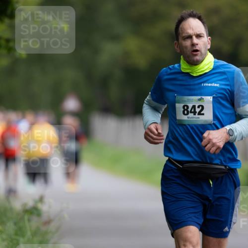 04.05.2025 - 8. Wedeler Halbmarathon Michael Strokosch http://msf.ph/oto/7816150 04.05.2025 10:48:24 Laufen 842 meine-sportfotos.de