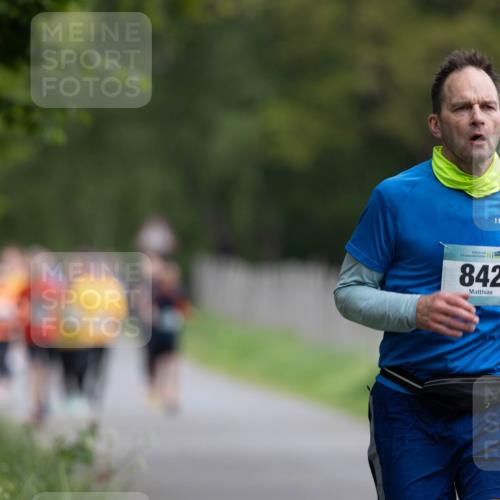 04.05.2025 - 8. Wedeler Halbmarathon Michael Strokosch http://msf.ph/oto/7816155 04.05.2025 10:48:25 Laufen 56, 842 meine-sportfotos.de