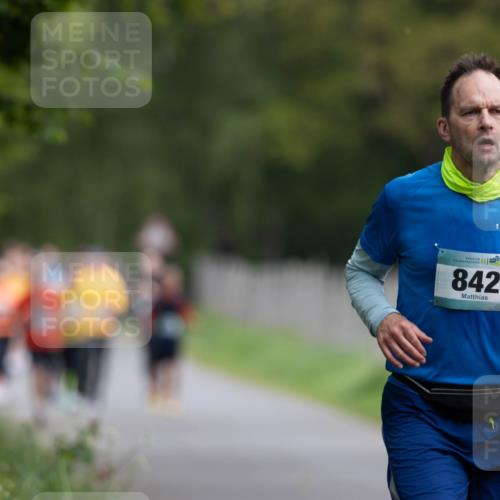 04.05.2025 - 8. Wedeler Halbmarathon Michael Strokosch http://msf.ph/oto/7816157 04.05.2025 10:48:25 Laufen 842 meine-sportfotos.de