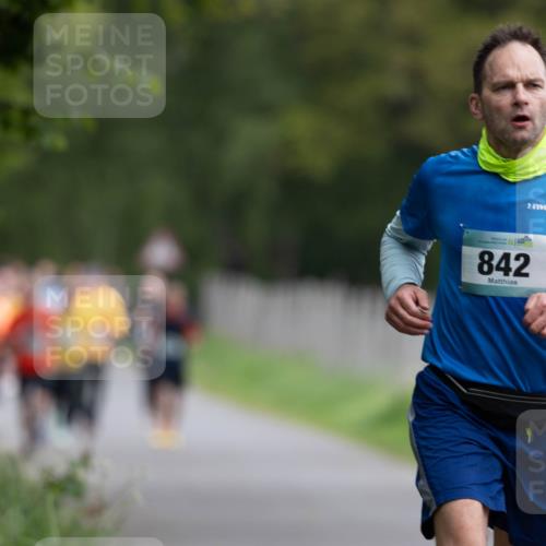 04.05.2025 - 8. Wedeler Halbmarathon Michael Strokosch http://msf.ph/oto/7816160 04.05.2025 10:48:25 Laufen 842 meine-sportfotos.de