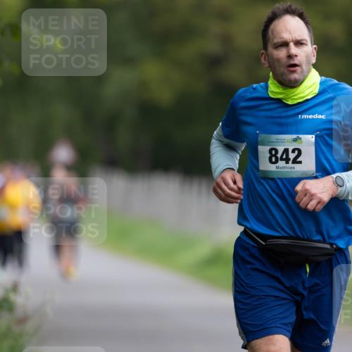 04.05.2025 - 8. Wedeler Halbmarathon Michael Strokosch http://msf.ph/oto/7816162 04.05.2025 10:48:25 Laufen 842 meine-sportfotos.de