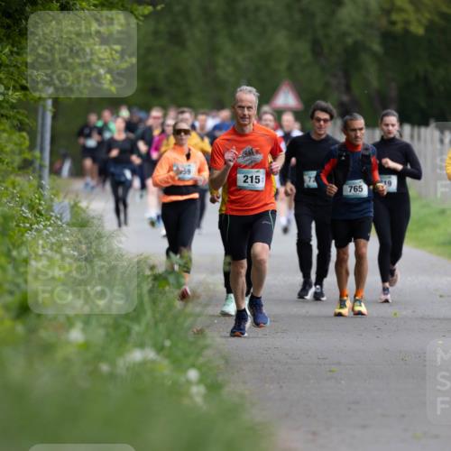 04.05.2025 - 8. Wedeler Halbmarathon Michael Strokosch http://msf.ph/oto/7816170 04.05.2025 10:48:37 Laufen 215, 72, 19, 765, 252 meine-sportfotos.de