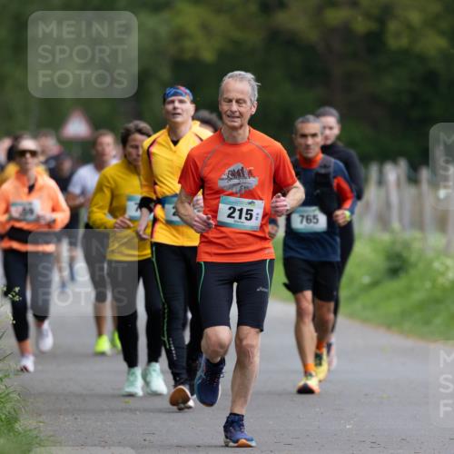 04.05.2025 - 8. Wedeler Halbmarathon Michael Strokosch http://msf.ph/oto/7816204 04.05.2025 10:48:44 Laufen 215, 765 meine-sportfotos.de