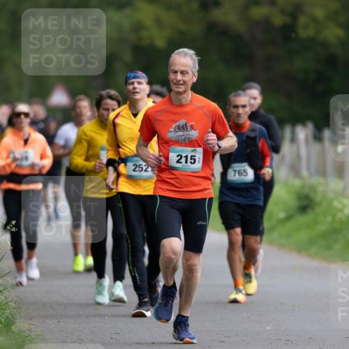 04.05.2025 - 8. Wedeler Halbmarathon Michael Strokosch http://msf.ph/oto/7816206 04.05.2025 10:48:44 Laufen 252, 215, 765 meine-sportfotos.de