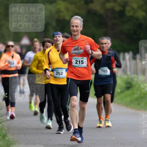 04.05.2025 - 8. Wedeler Halbmarathon Michael Strokosch http://msf.ph/oto/7816208 04.05.2025 10:48:44 Laufen 252, 215, 765 meine-sportfotos.de