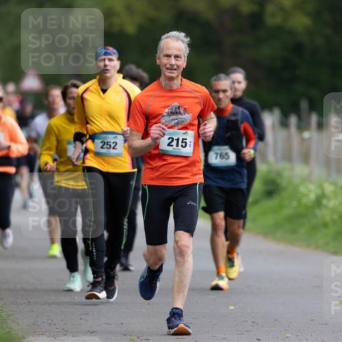 04.05.2025 - 8. Wedeler Halbmarathon Michael Strokosch http://msf.ph/oto/7816212 04.05.2025 10:48:45 Laufen 252, 215, 765 meine-sportfotos.de