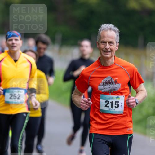 04.05.2025 - 8. Wedeler Halbmarathon Michael Strokosch http://msf.ph/oto/7816216 04.05.2025 10:48:49 Laufen 252, 215 meine-sportfotos.de