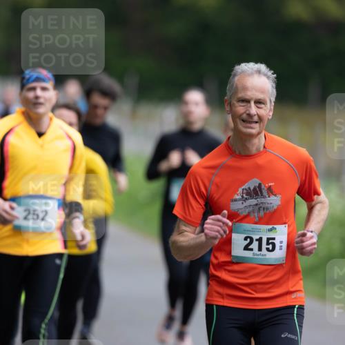 04.05.2025 - 8. Wedeler Halbmarathon Michael Strokosch http://msf.ph/oto/7816218 04.05.2025 10:48:50 Laufen 252, 215, 88 meine-sportfotos.de