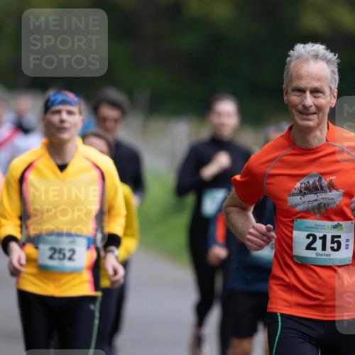 04.05.2025 - 8. Wedeler Halbmarathon Michael Strokosch http://msf.ph/oto/7816226 04.05.2025 10:48:50 Laufen 252, 215 meine-sportfotos.de