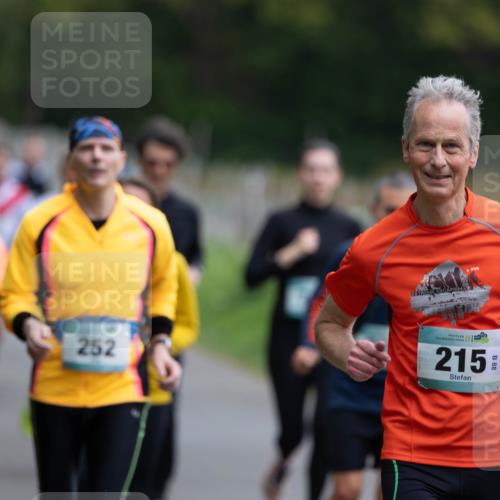 04.05.2025 - 8. Wedeler Halbmarathon Michael Strokosch http://msf.ph/oto/7816227 04.05.2025 10:48:50 Laufen 252, 56, 215 meine-sportfotos.de