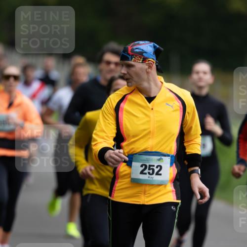 04.05.2025 - 8. Wedeler Halbmarathon Michael Strokosch http://msf.ph/oto/7816232 04.05.2025 10:48:52 Laufen 36, 252, 765 meine-sportfotos.de