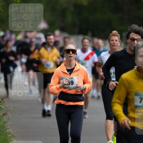 04.05.2025 - 8. Wedeler Halbmarathon Michael Strokosch http://msf.ph/oto/7816243 04.05.2025 10:48:53 Laufen 59, 51, 766 meine-sportfotos.de