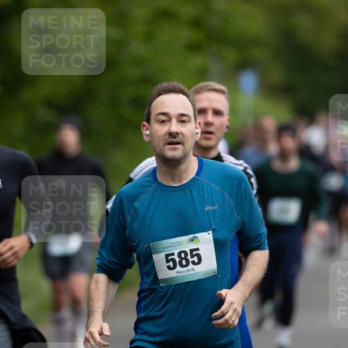 04.05.2025 - 8. Wedeler Halbmarathon Michael Strokosch http://msf.ph/oto/7816251 04.05.2025 10:49:12 Laufen 467, 585 meine-sportfotos.de