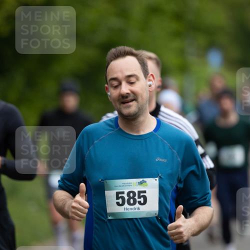 04.05.2025 - 8. Wedeler Halbmarathon Michael Strokosch http://msf.ph/oto/7816267 04.05.2025 10:49:13 Laufen 467, 585 meine-sportfotos.de