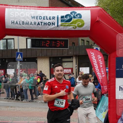 04.05.2025 - 8. Wedeler Halbmarathon Felixshl http://msf.ph/oto/7816268 04.05.2025 11:21:32 Ziel 368, 370 meine-sportfotos.de